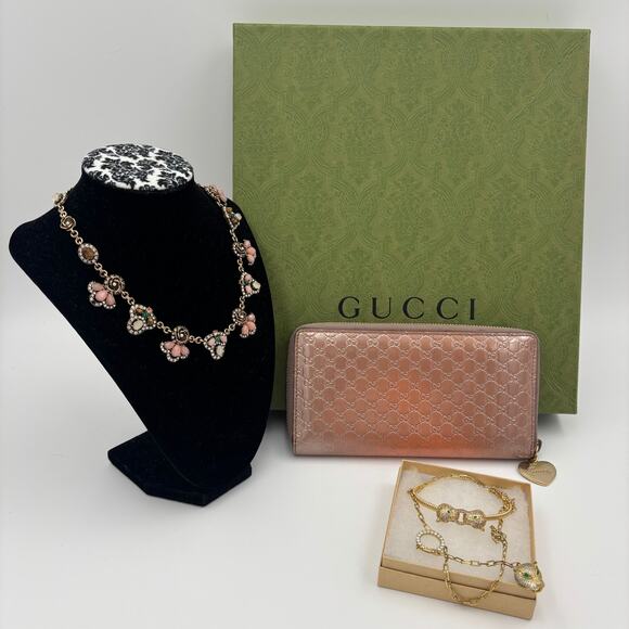 Gucci Handbags - Gucci Metallic Microguccissima Zip Around Heart Wallet Pink ✨